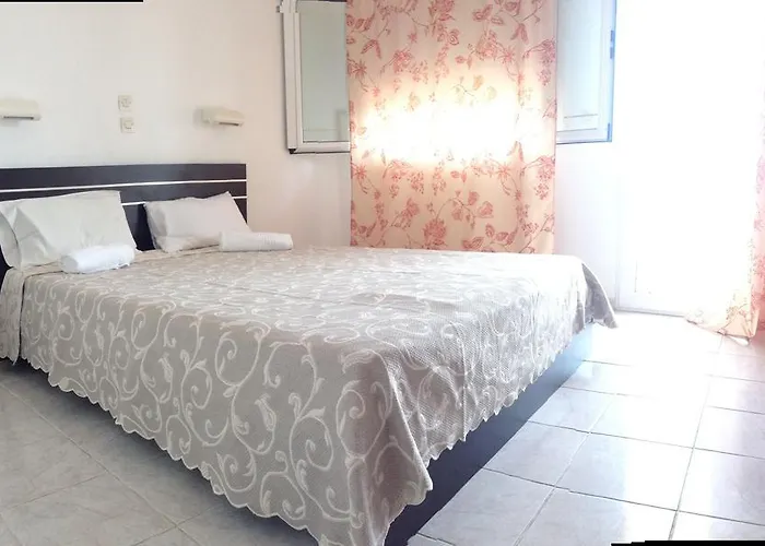 Maria Mola Μόλα Καλύβα