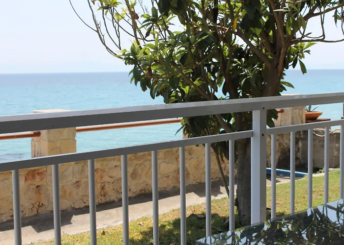 Maria Mola * Μόλα Καλύβα