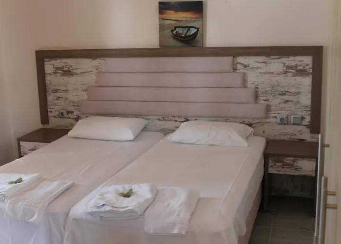 Maria Mola Μόλα Καλύβα