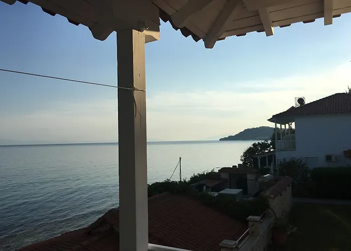 Maria Mola Μόλα Καλύβα