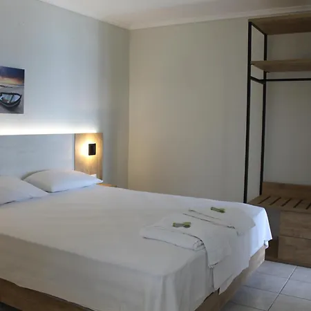 Maria Mola * Mola Kalyva